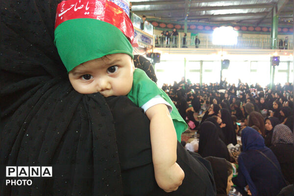 طنین لالایی مادران آباده در همایش شیرخوارگان حسینی