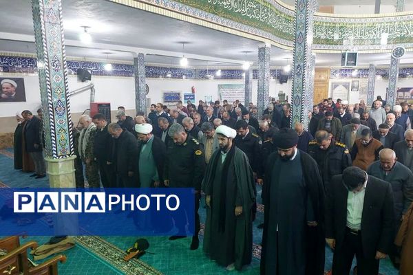 نماز جمعه فیروزکوه میزبان میزهای خدمت و ایستگاه سلامت