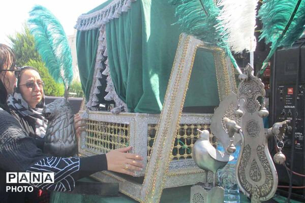حضور میلیونی زائران در مشهد