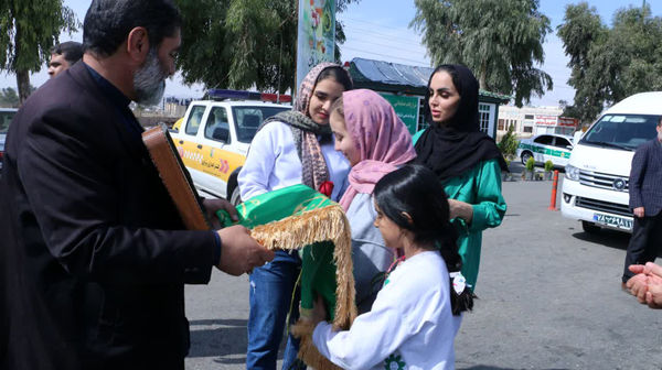 خوش‌آمدگویی مسئولان شهری قم به زائران کریمه اهل بیت(س)