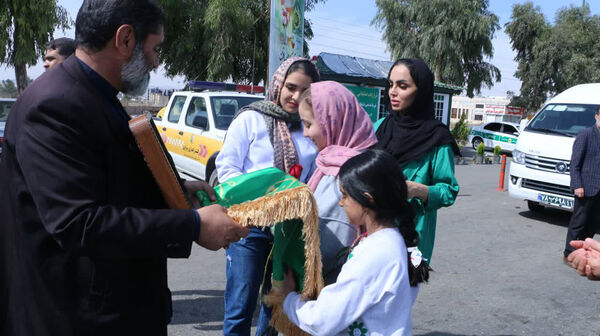 خوش‌آمدگویی مسئولان شهری قم به زائران کریمه اهل بیت(س)