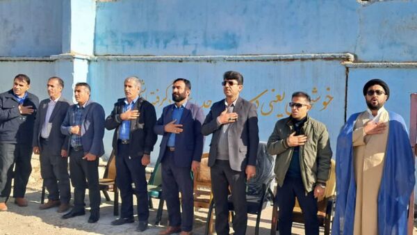 نواخته شدن زنگ انقلاب در دبستان دخترانه ام‌البنین دیشموک