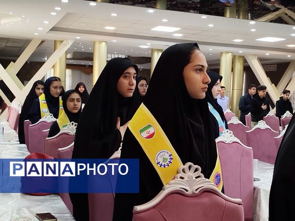 جلسه رؤسای شوراهای دانش‌آموزی مدارس شهرستان کاشمر