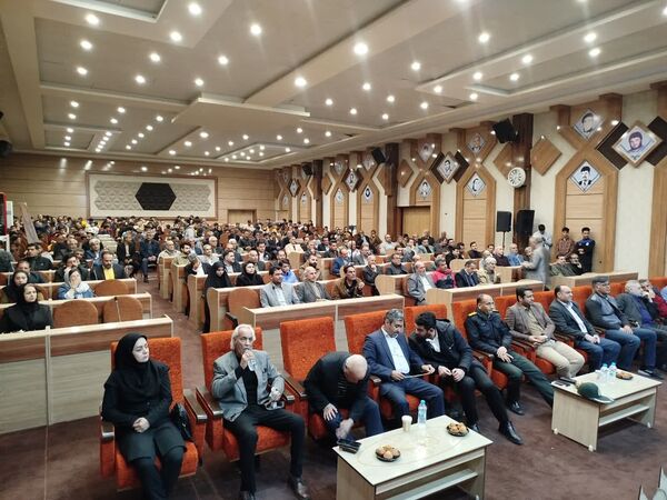 آیین تجلیل از برترین‌های فوتبال و فوتسال شهرستان کاشمر 