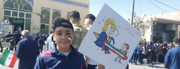 حضور پرشور دانش آموزان مدارس شهرستان خاتم در راهپیمایی ۱۳ آبان 