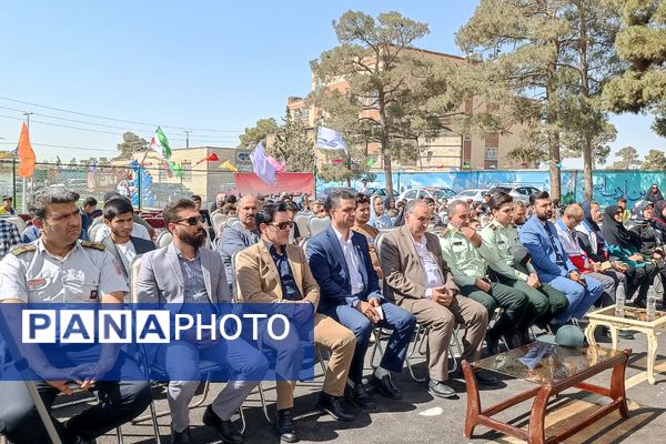 آیین افتتاحیه زمین چمن ورزشی در قالب طرح «شهید سردار سلیمانی» در شهرستان قدس