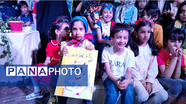 هم‌نشینی اعضای مراکز کانون پرورش فکری کودکان و نوجوانان در مشهد