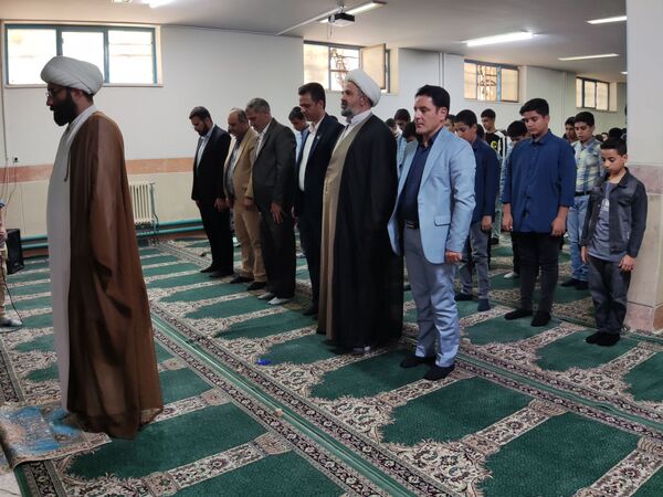 ترویج فرهنگ نماز جماعت در مدارس شهرستان قدس با برنامه "مهر تا مهر "