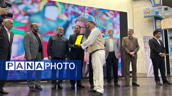 حضور وزیر آموزش و پرورش در بیست‌و‌ششمین جشنواره خیرین مدرسه‌ساز استان مرکزی