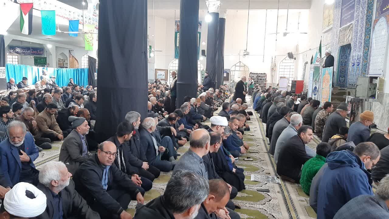 حضور حماسی مردم در اولین نماز جمعه بعد از شهادت رهبر انقلاب