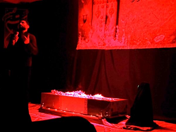 رویداد «لاله‌های روشن» همراه با استقبال از شهید گمنام