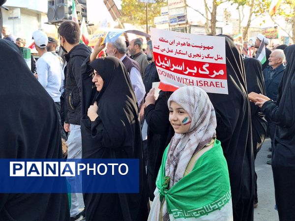 حضور پرشور کودکان در راهپیمایی میثاق با ولایت و محکوم نمودن اغتشاشات گروه های تروریستی در کاشمر