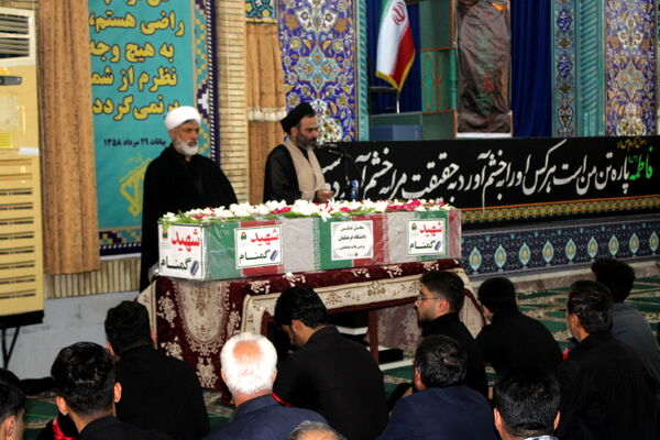 مراسم تشییع پیکر پنج شهید گمنام در بوشهر