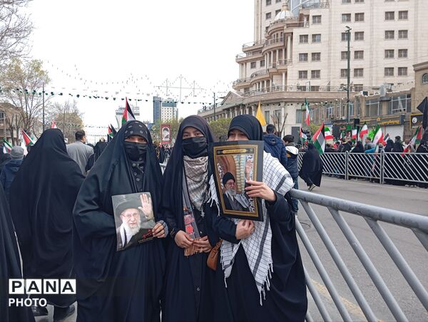 راهپیمایی روز قدس همراه با تشییع پیکر شهید مجتبی پارسا روش