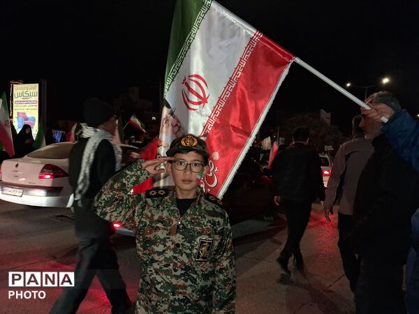 حضور دهه نودی ها در قلب اجتماعات بلوار فضل نیشابور