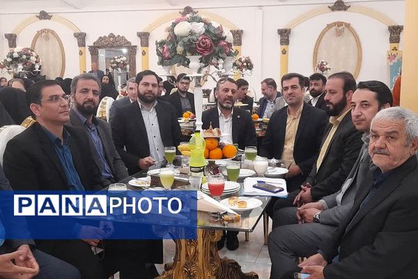 تجلیل از مدیران و معلمان نمونه مدارس غیردولتی شهرستان اسلامشهر 