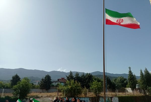 جشن جوانه‌ها در دبیرستان یاران امام 