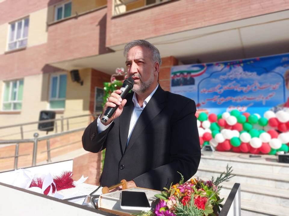 همکاری خانه و مدرسه در مراسم شروع سال تحصیلی ناحیه یک بهارستان مورد تأکید قرار گرفت
