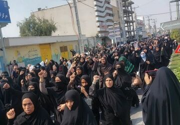 راهپیمایی مردم میناب در محکومیت جنایات آمریکا و رژیم صهیونیستی پس از نماز جمعه