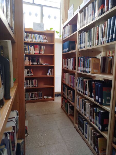 بازدید دانش‌آموزان دبستان ثنایی نوخندان از کتابخانه میرنیا 