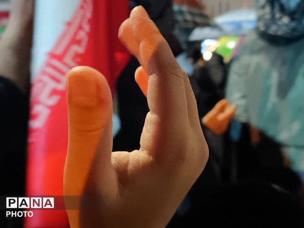 اجتماع مردمی در بیست و چهارمین شب در حمایت از جبهه حق در بلوار فضل نیشابور