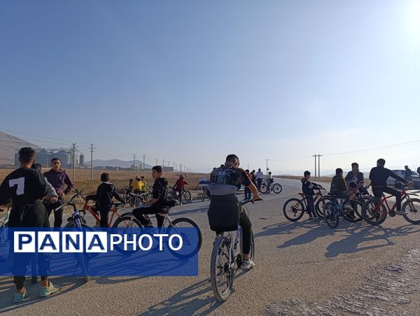 برگزاری همایش دوچرخه‌سواری در آشخانه به‌مناسبت روز دانش‌آموز 