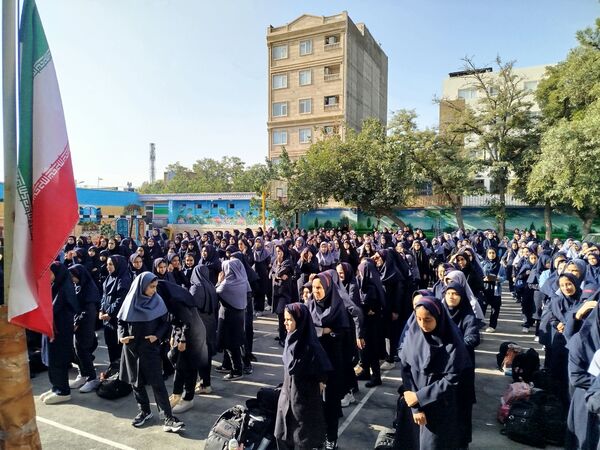 مهر در مدرسه مهدی خدابنده