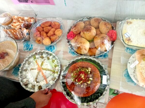 جشنواره غذای سالم در مدرسه حاج مهدی روحانی