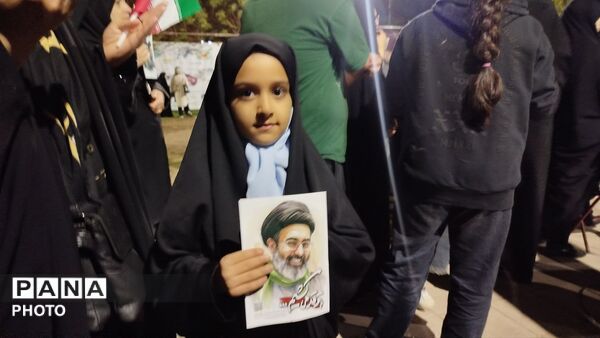 گردهمایی کودکان در پارک چهارباغ خرم‌آباد با شعارهای وحدت و آینده‌سازی