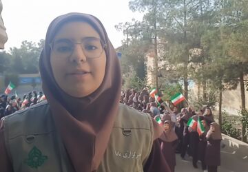 زنگ استکبارستیزی در دبیرستان دخترانه شاهد نسیم سبحان نواخته شد