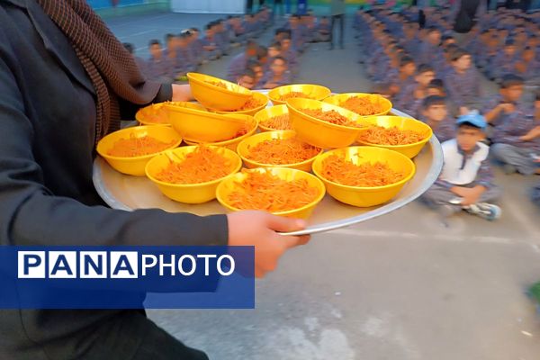 دانش‌آموزان دبستان علامه طباطبایی پیشوا در سوگ مادر عالم خلقت