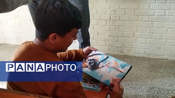 گرامیداشت روز دانش آموز در دبیرستان شاهد ابوذر غفاری 