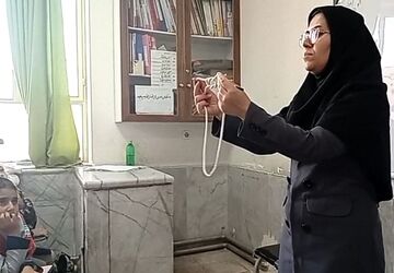 پیشتازان دبستان فاطمیه در ابتدای مسیر مهارت‌آموزی