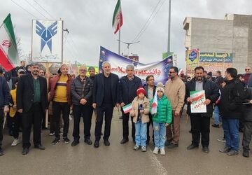 روایت خبرنگار کوچک پانا شیروان از شرکت مردم در راهپیمایی ۲۲ بهمن
