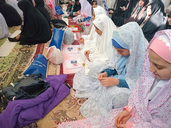 دهه نودی‌ها در نماز عبادی سیاسی جمعه