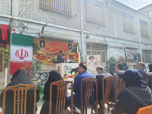 مراسم باشکوه زنگ ایثار و مقاومت در مدرسه شاهد تکتم ناحیه ۳