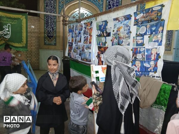 برپایی موکب فرهنگی توسط بسیج دانش آموزی و انجمن اسلامی دبیرستان نمونه آیت الله خامنه ای