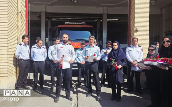 بازدید از ایستگاه آتش نشانی به مناسبت روز آتش نشان
