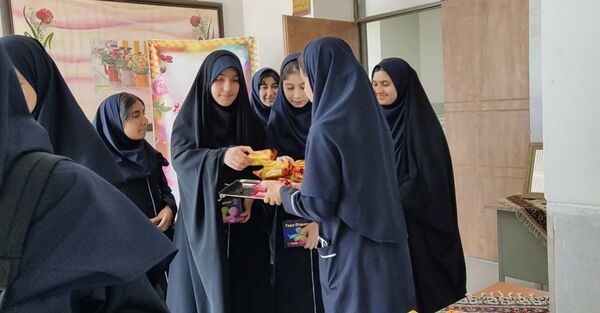  جشن جوانه ها در دبیرستان رحمت ناحیه ۲ اصفهان 
