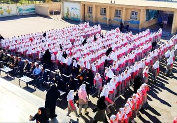 برگزاری جشن باشکوه عاطفه ها در دبستان  شهدای فرهنگی ۲بروجرد