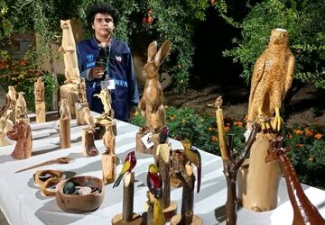 نمایشگاه صنایع دستی در باغ هنر شیراز