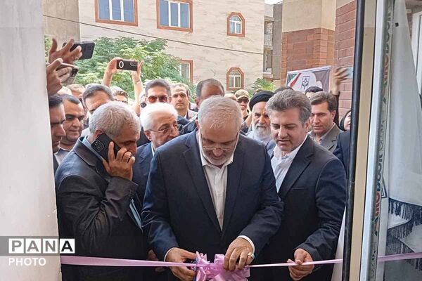 افتتاح نیروگاه خورشیدی ۷۲ مگاواتی قاسم خان اسفراین با حضور وزیر نیرو