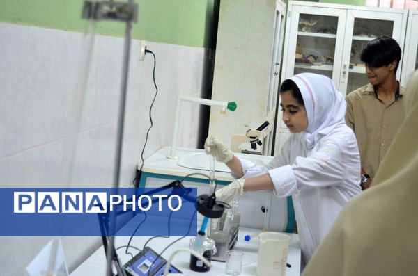 پژوهش‌سرای رازی، میزبان گرامیداشت هفته آزمایشگاه در بستک 