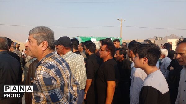 خاک سپاری پیکر شهید حمید عوض‌زاده در روستای خورخوروست فین