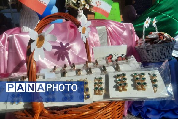 برگزاری مراسم روز دانش‌آموز در مدارس بهارستان‌دو