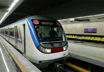 مترو فعلا در ایستگاه بازار تهران مسافرگیری ندارد
