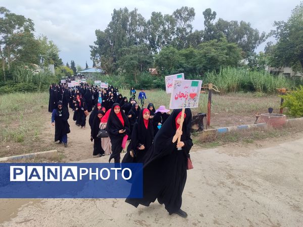 بازدید دانش‌آموزان حاضر در مسابقات قرآن از اماکن تاریخی و طبیعی ساری 