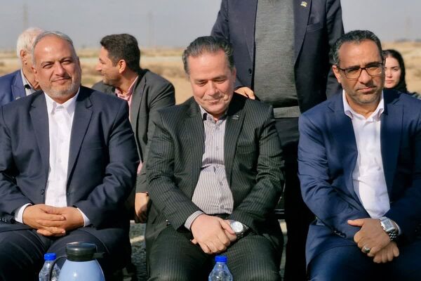 آیین کلنگ‌زنی هنرستان خیرساز هیأت امنایی در قرچک