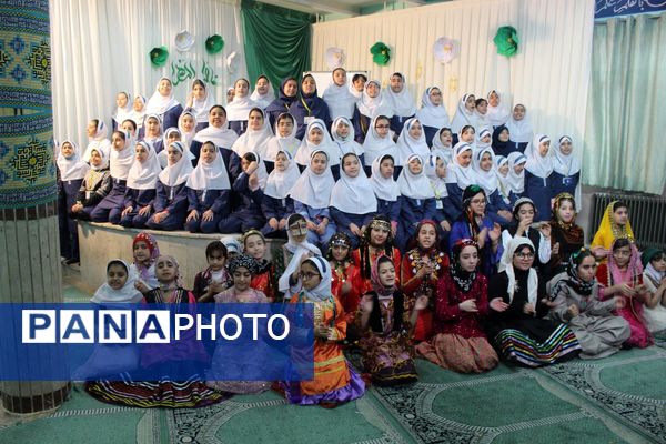  نمایشگاه هفته ماها در مدرسه امام موسی کاظم (ع)