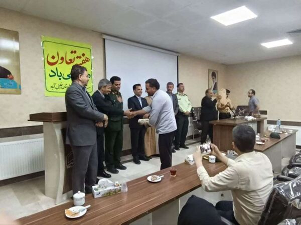 تجلیل از ۲۱ شرکت تعاونی فعال شهرستان خلیل‌آباد به مناسبت هفته تعاون
